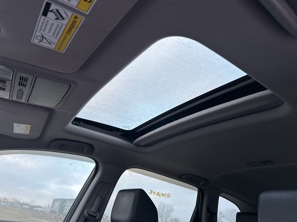 Used 2017 Honda CR-V Touring image 6