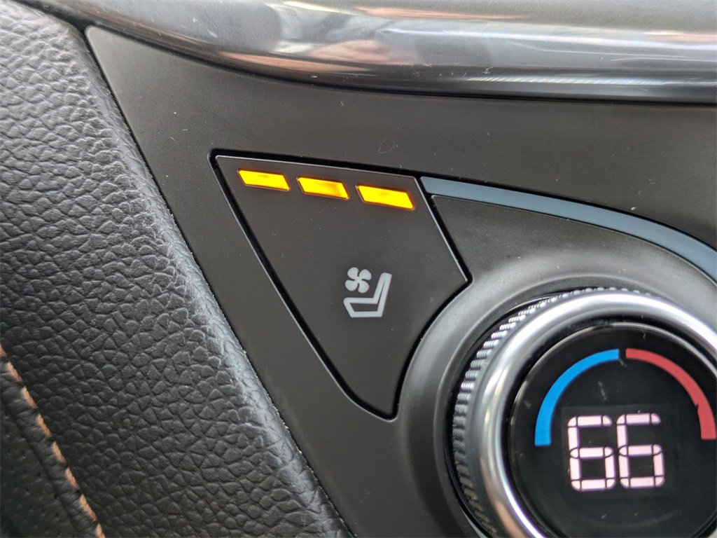 Used 2018 Chevrolet Equinox Premier image 25