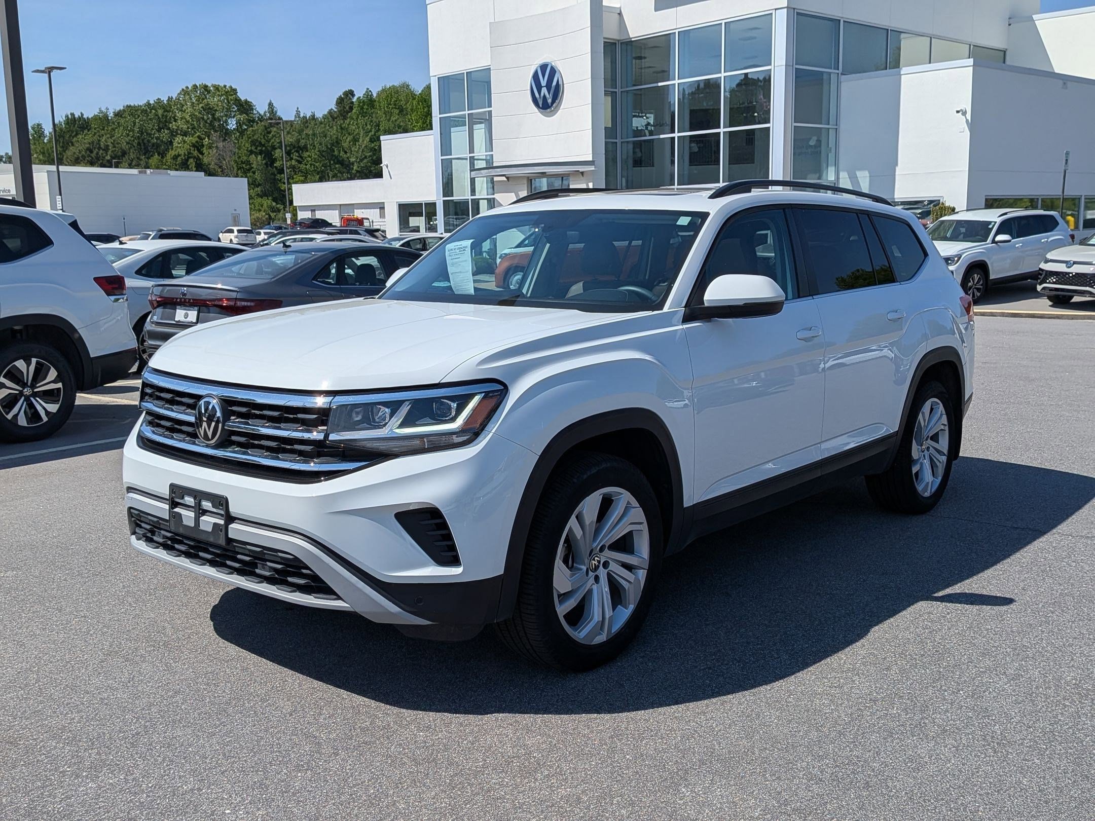 Used 2023 Volkswagen Atlas SE w/ Panoramic Sunroof Package AWD/4WD image 7