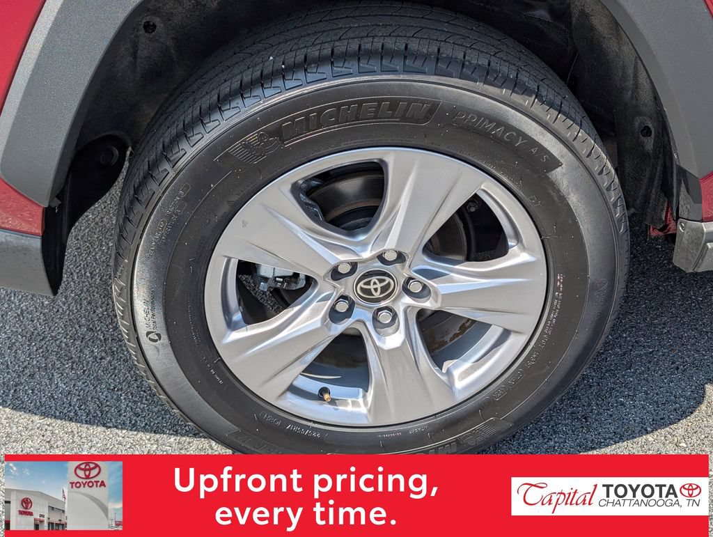 Used 2025 Toyota RAV4 XLE AWD/4WD image 21