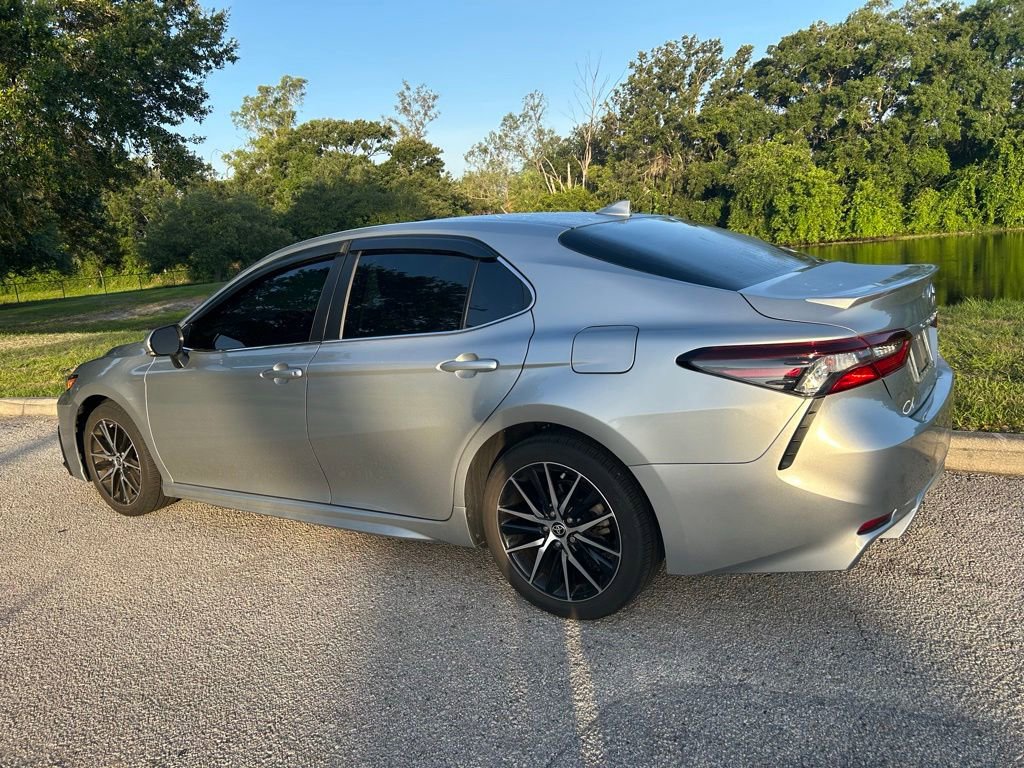 Used 2023 Toyota Camry SE FWD image 4