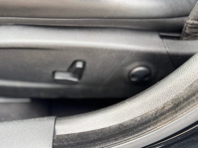Used 2023 Chrysler 300 Touring L image 9
