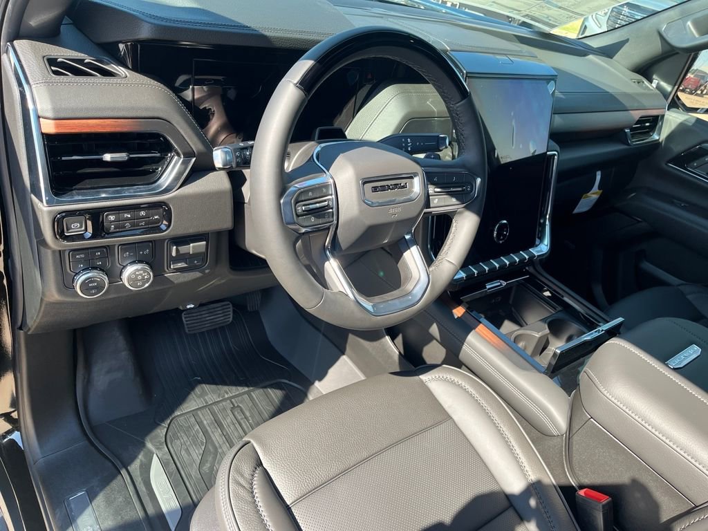 New 2026 GMC Yukon XL Denali w/ Denali Reserve Package image 13