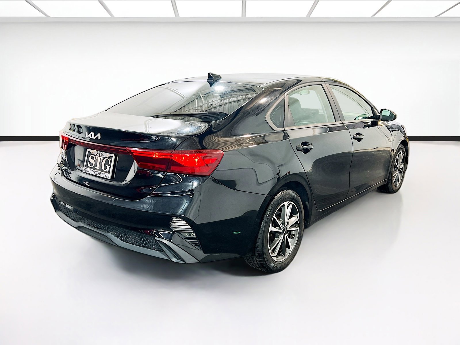 Used 2022 Kia Forte LXS FWD image 4
