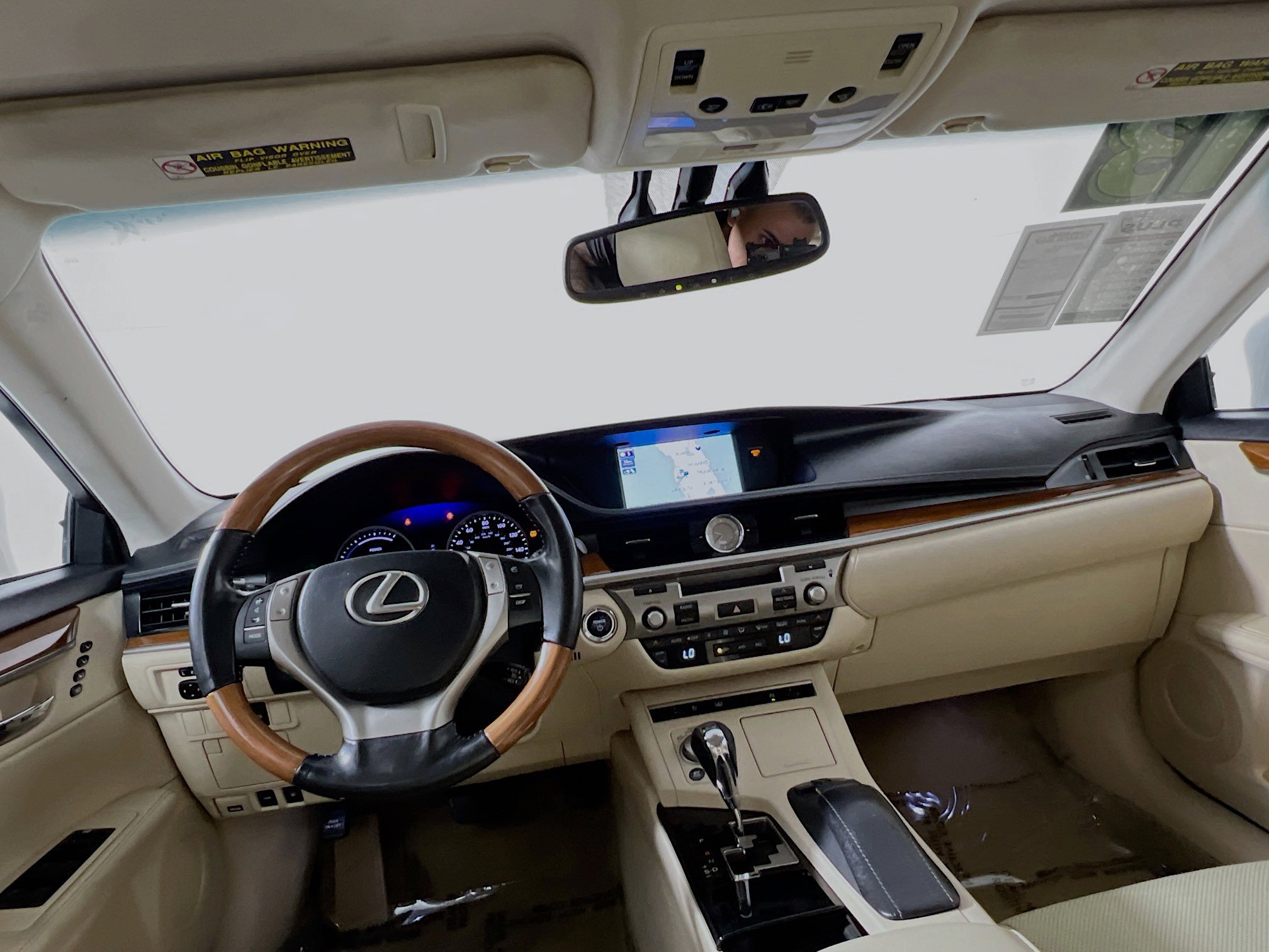 Used 2013 Lexus ES 300h image 30