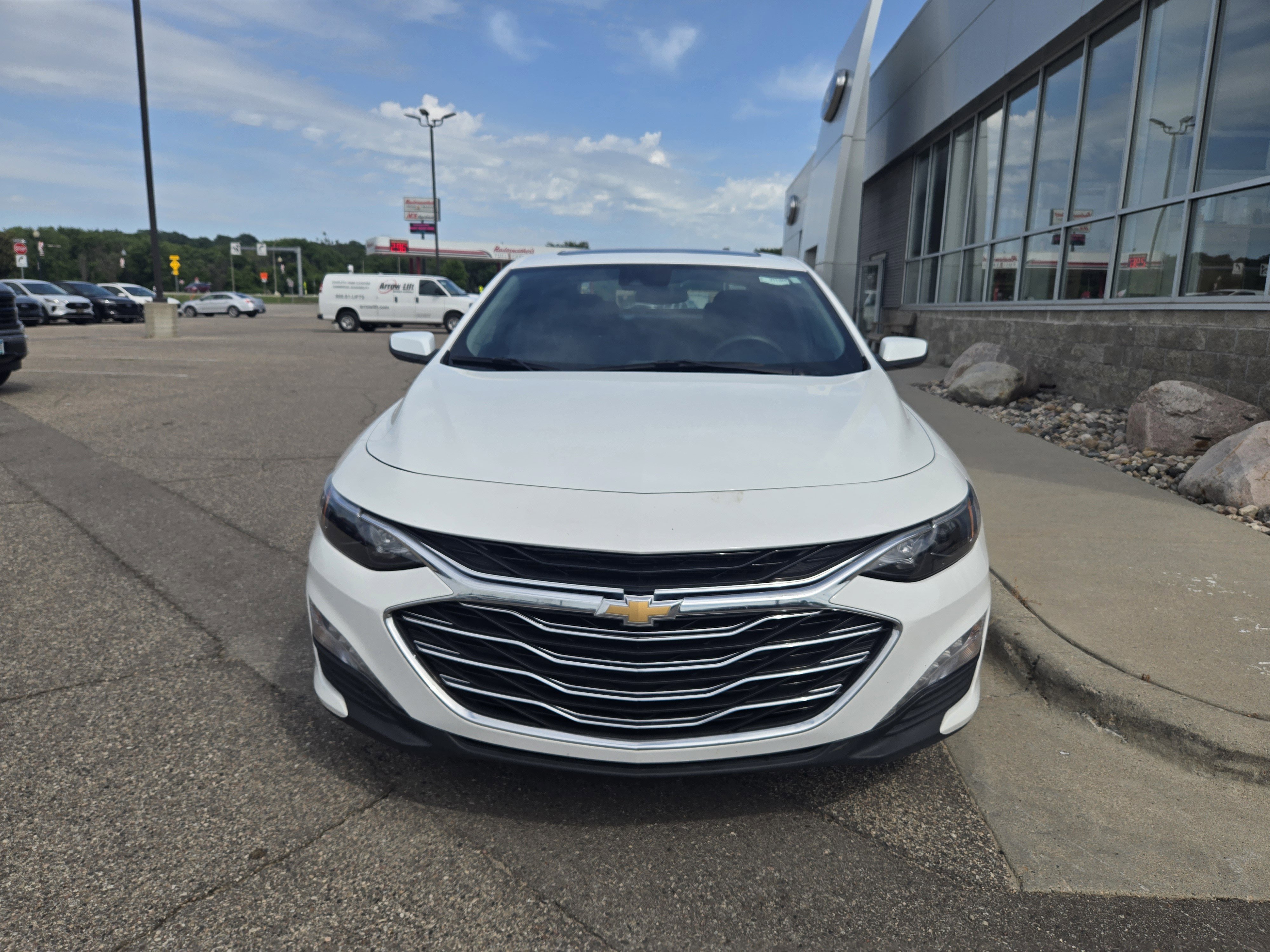 Used 2024 Chevrolet Malibu LT image 4