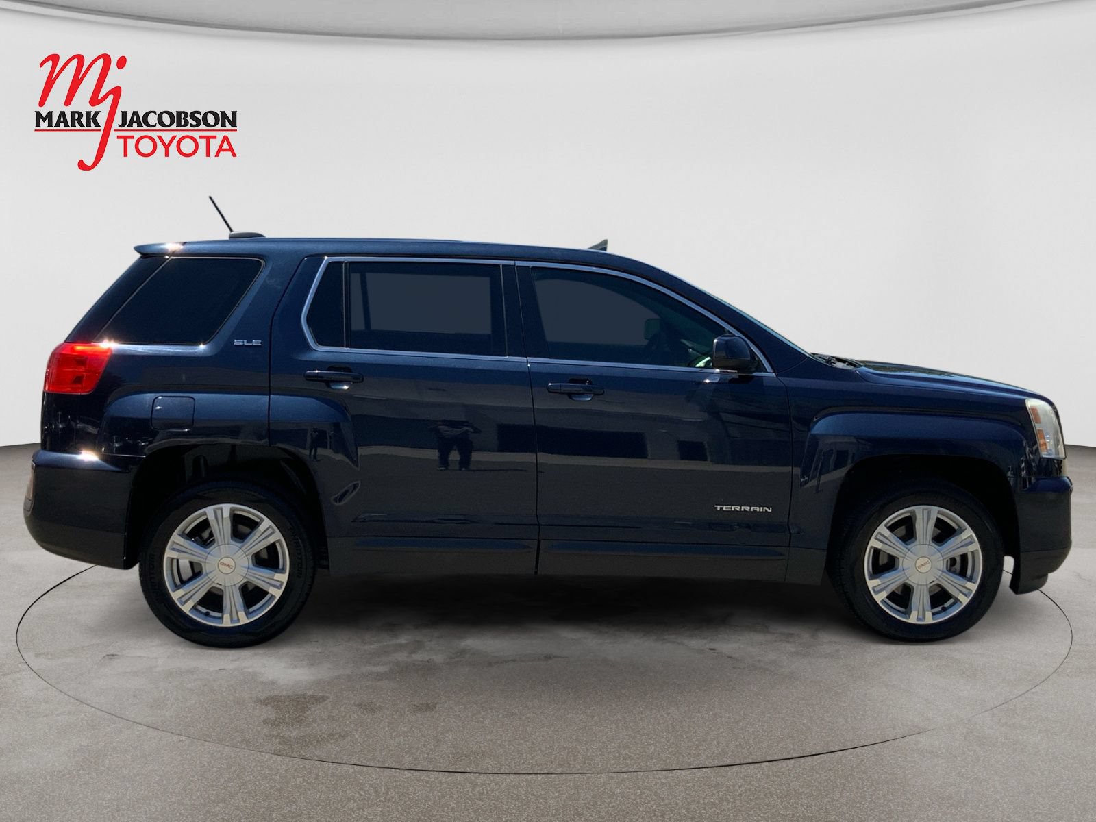 Used 2017 GMC Terrain SLE FWD image 5