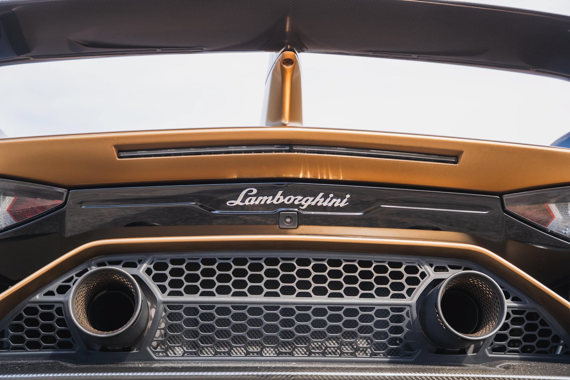 Used 2021 Lamborghini Aventador SVJ AWD/4WD image 38