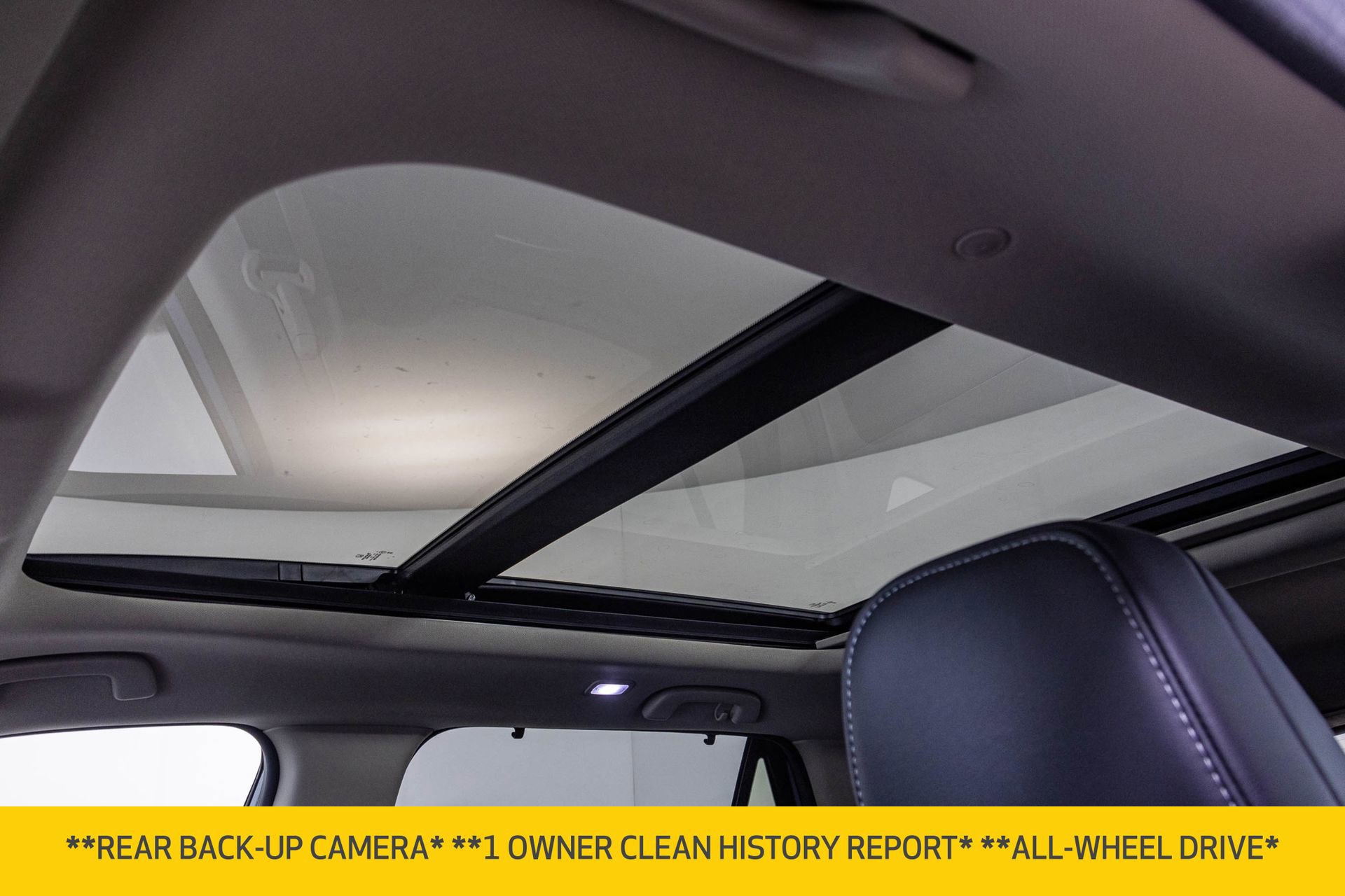 Used 2025 Honda Pilot Touring image 6