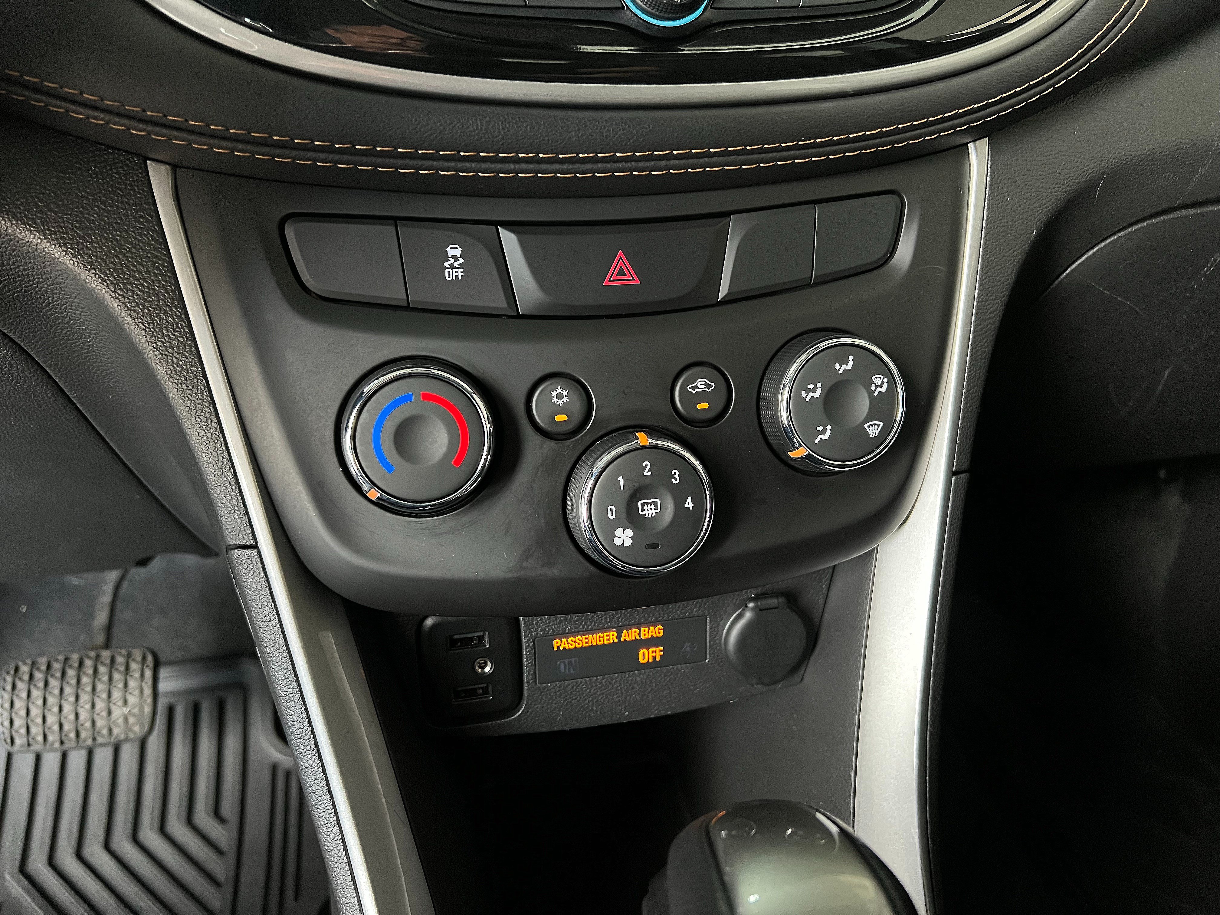 Used 2021 Chevrolet Trax LT w/ Driver Confidence Package AWD/4WD image 14