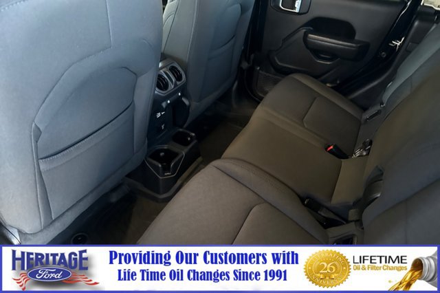 Used 2022 Jeep Gladiator Sport AWD/4WD image 12