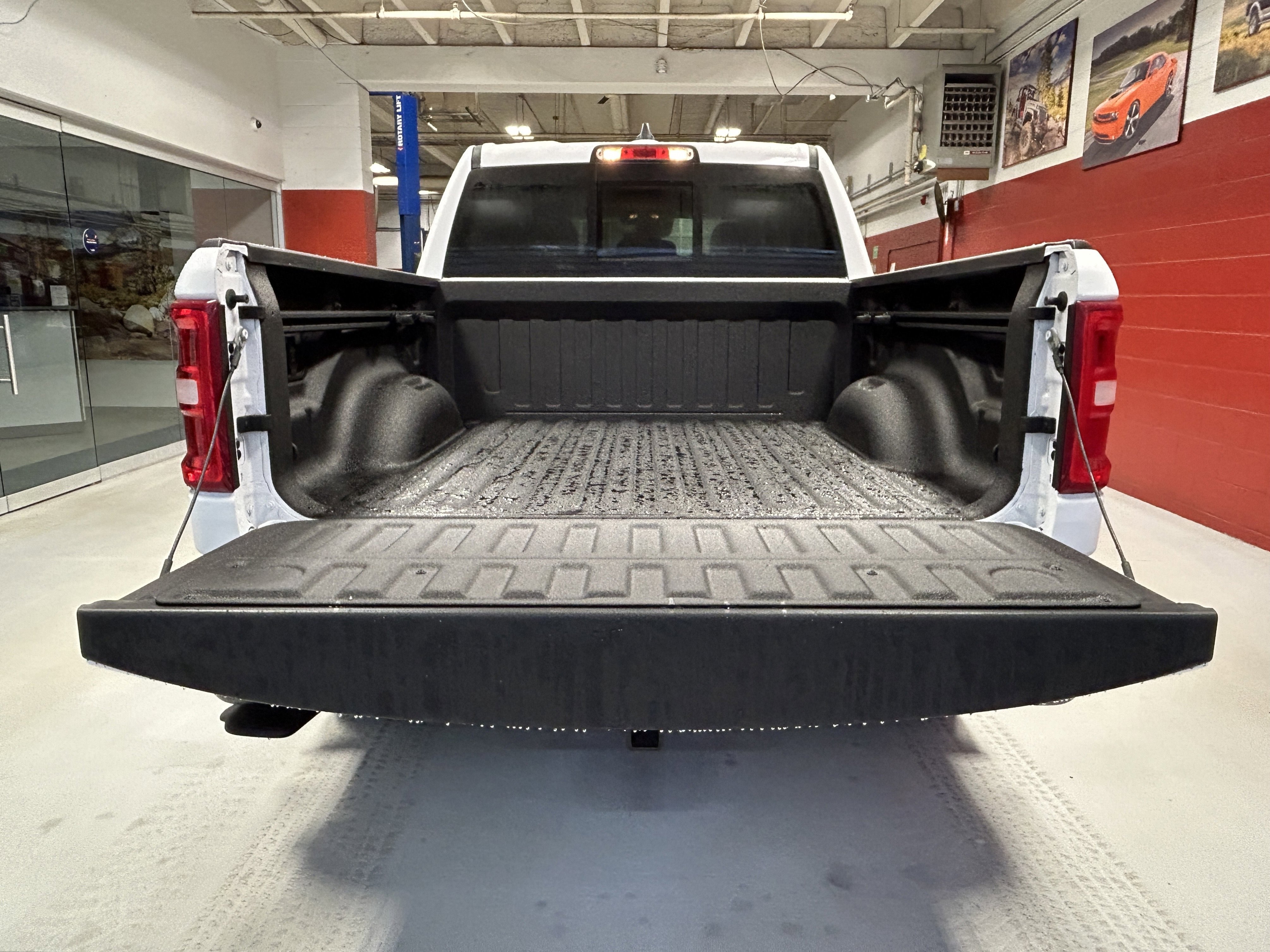 Certified 2025 RAM 1500 Big Horn AWD/4WD image 9