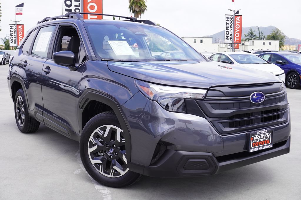 Used 2025 Subaru Forester AWD/4WD image 2