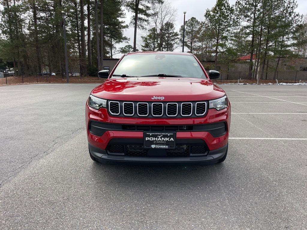 Used 2024 Jeep Compass Sport image 3