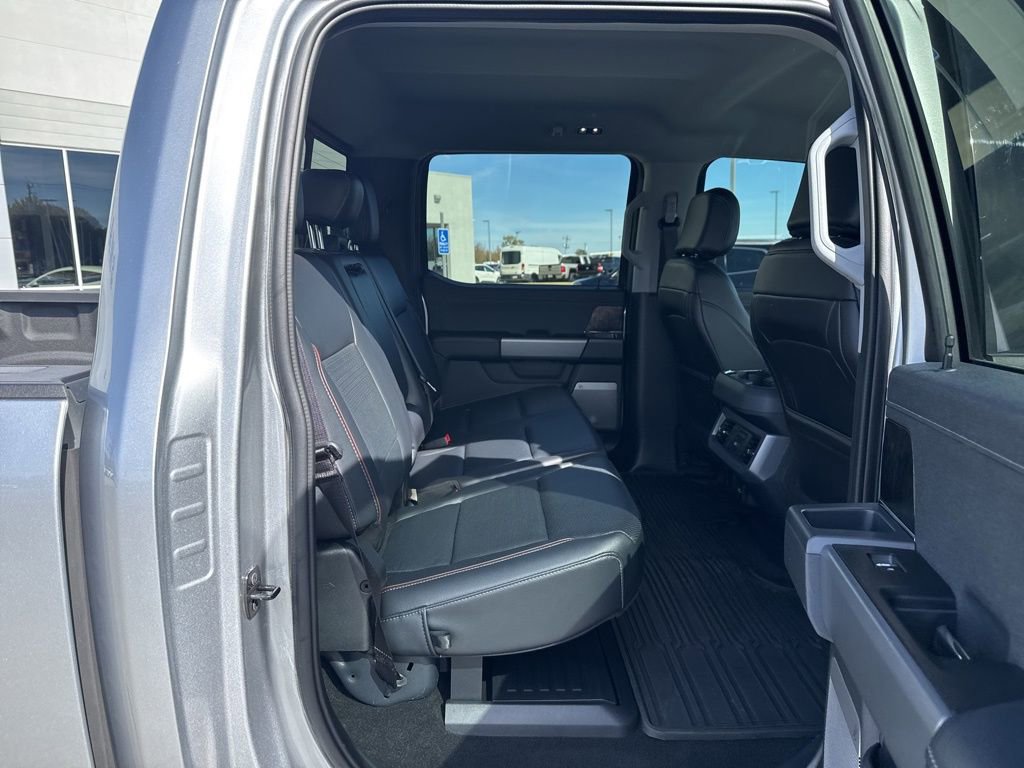 Certified 2024 Ford F250 Lariat w/ Black Appearance Package image 17