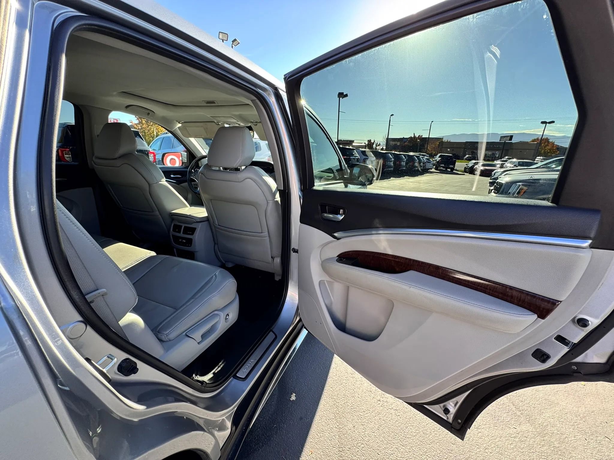 Used 2020 Acura MDX SH-AWD image 29