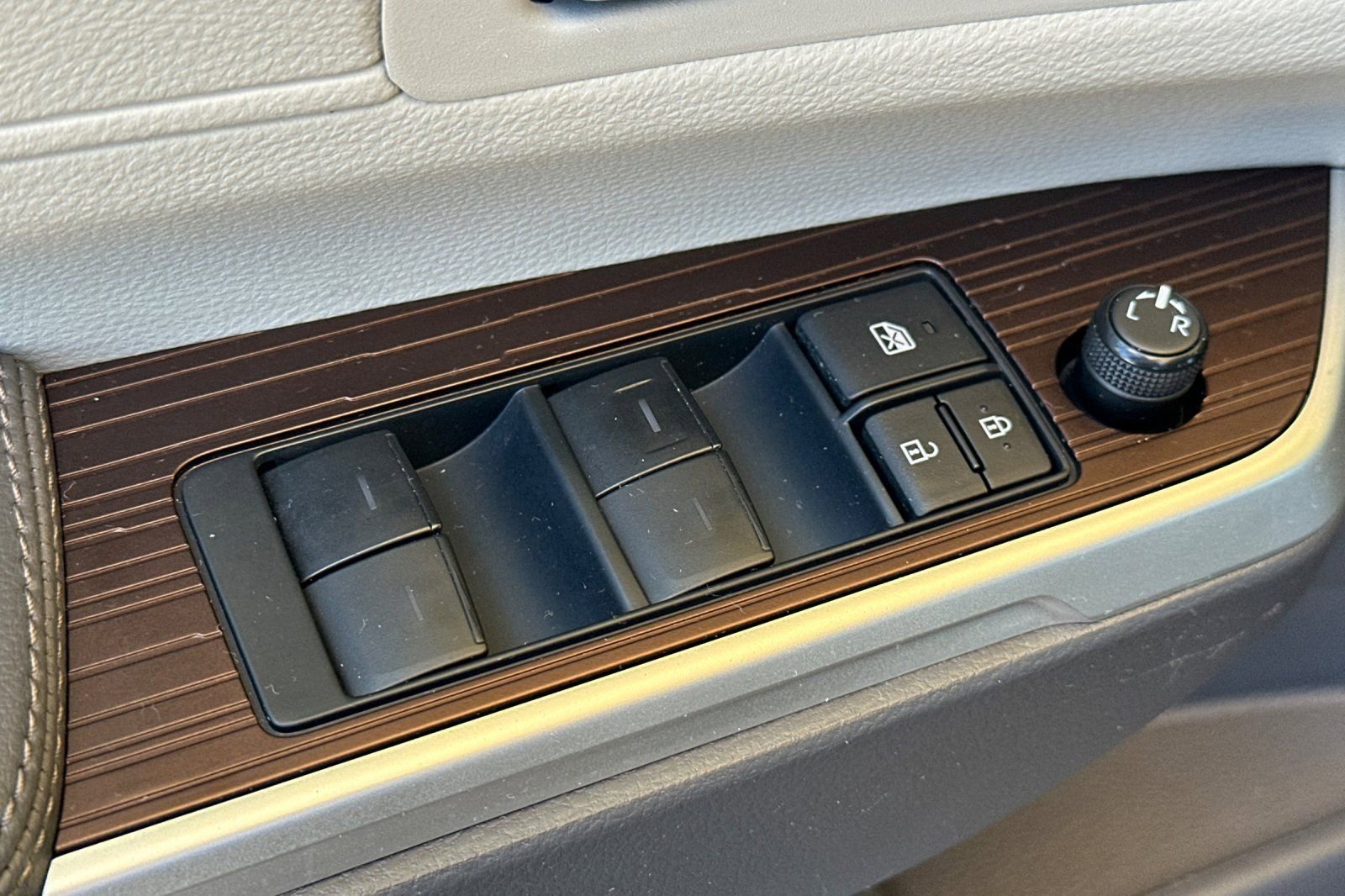 Certified 2022 Toyota Sienna XLE FWD image 14