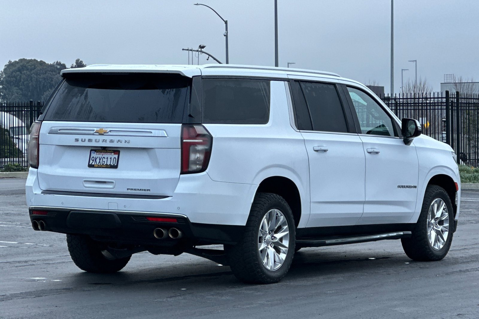 Used 2022 Chevrolet Suburban Premier image 4