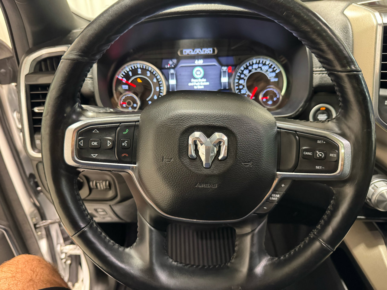 Used 2019 RAM 1500 Laramie image 30
