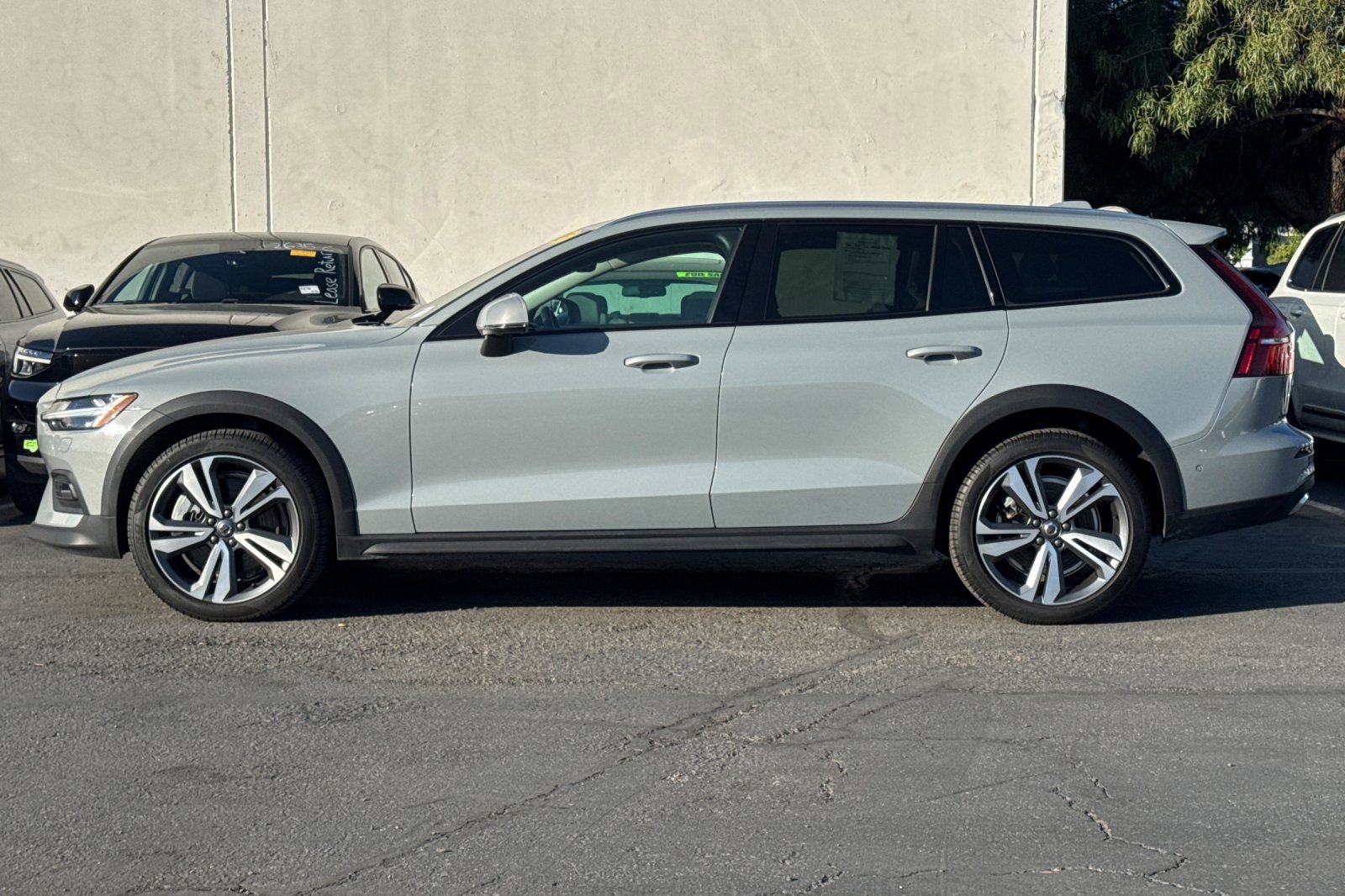 Used 2025 Volvo V60 B5 Cross Country Plus AWD/4WD image 5