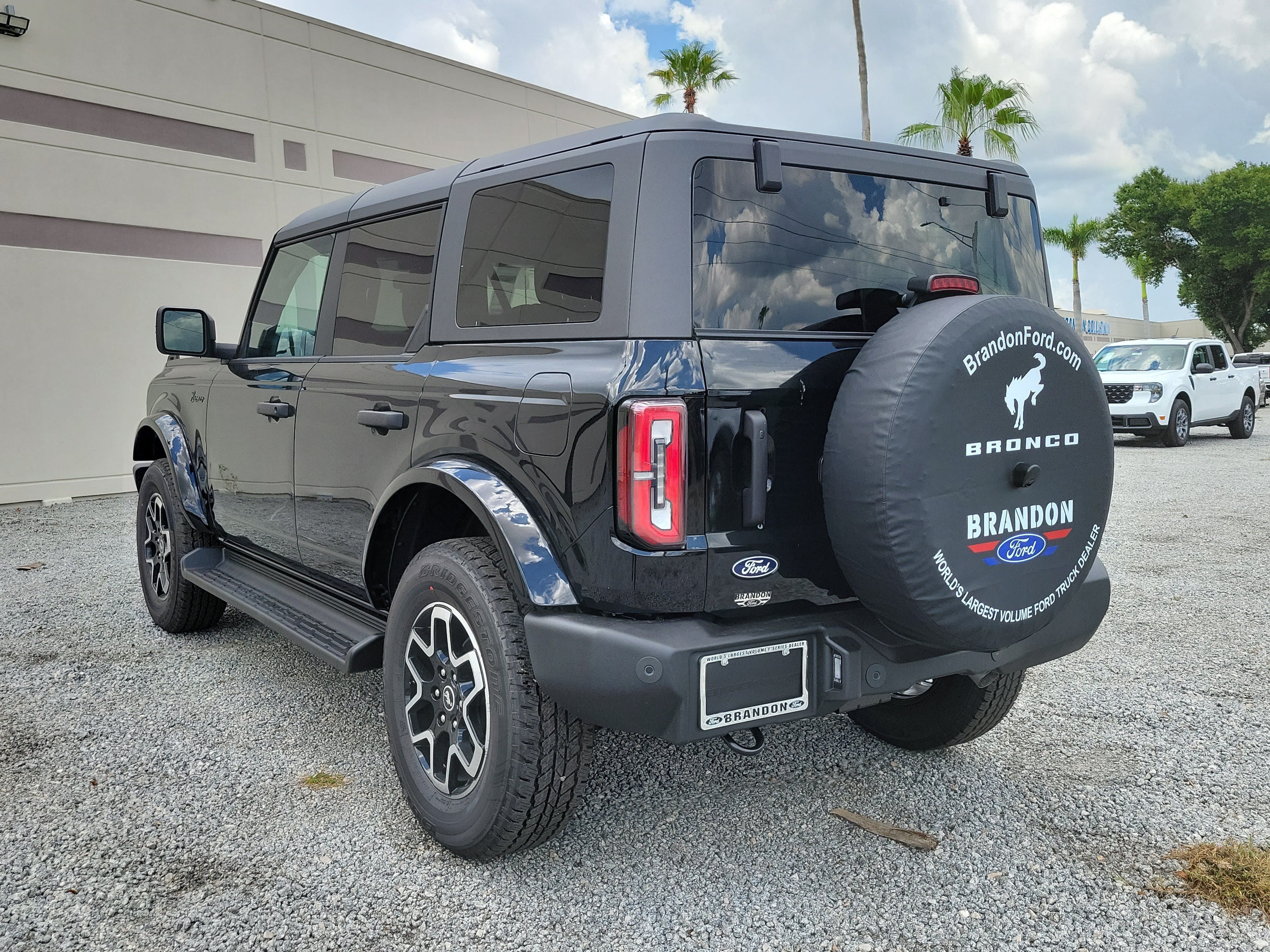 New 2026 Ford Bronco Outer Banks AWD/4WD image 8