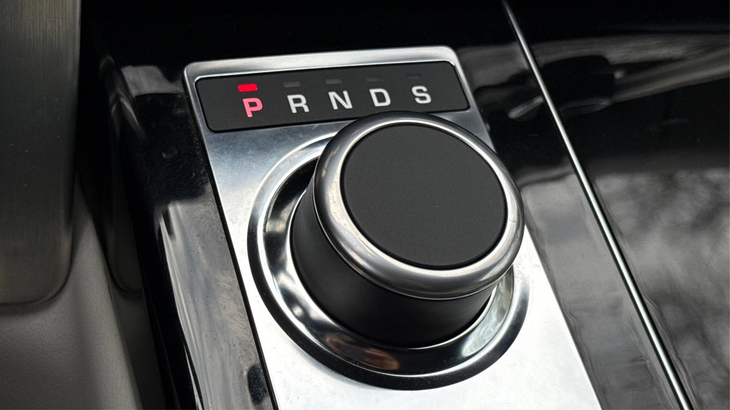 Used 2016 Land Rover Range Rover HSE image 32