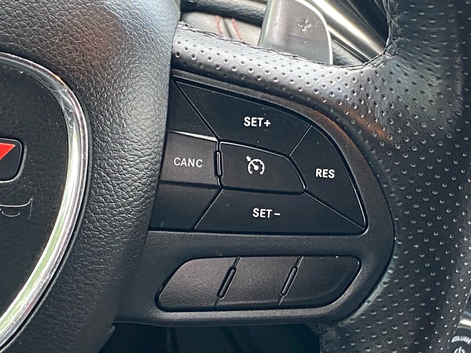 Used 2022 Dodge Durango R/T w/ Blacktop Package AWD/4WD image 8