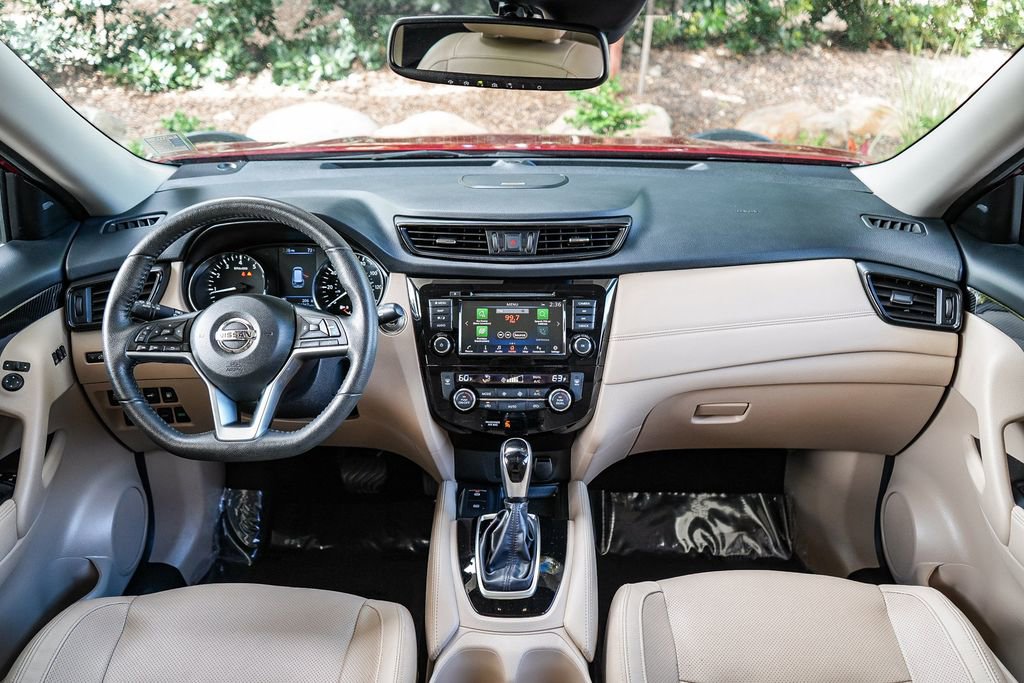 Used 2020 Nissan Rogue SL w/ Premium Package AWD/4WD image 12