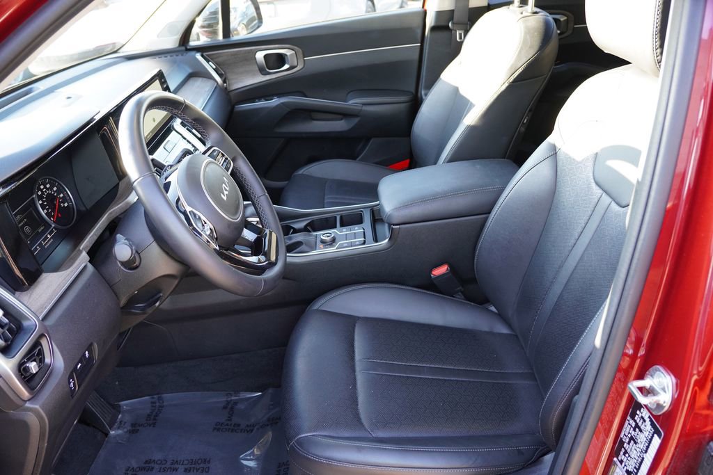 Certified 2023 Kia Sorento S w/ Panoramic Sunroof Package AWD/4WD image 15