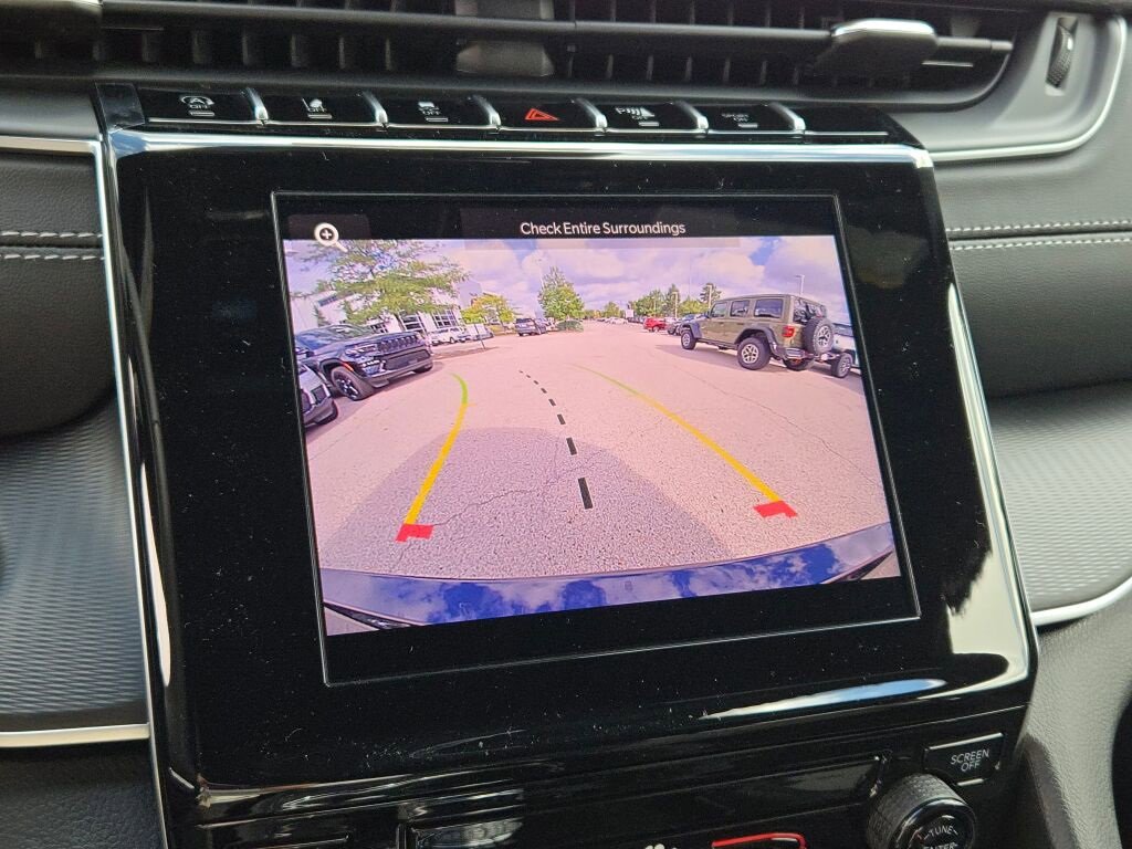 New 2025 Jeep Grand Cherokee L Laredo w/ Trailer Tow Package image 31