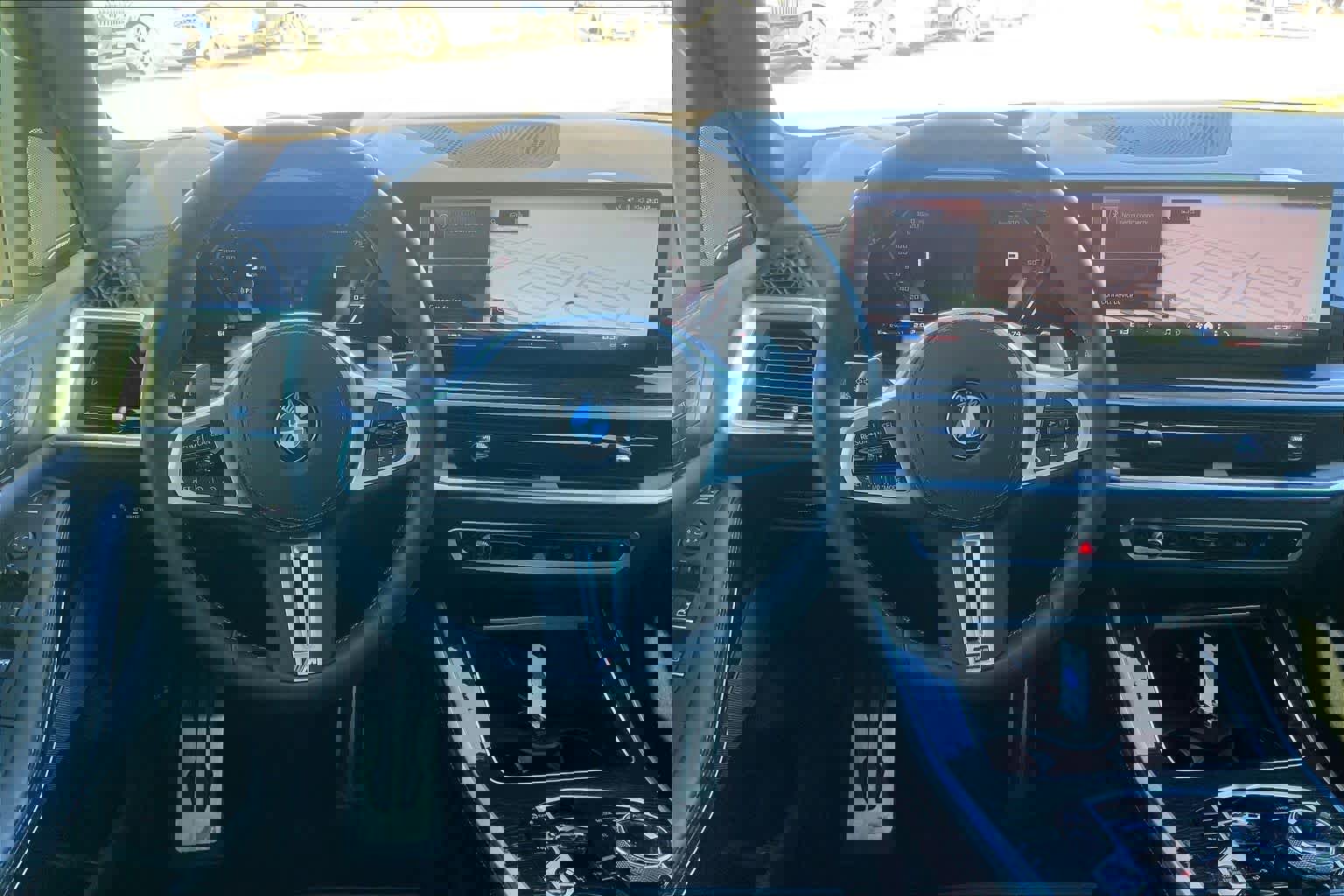 Certified 2025 BMW X5 M60i w/ Executive Package image 5