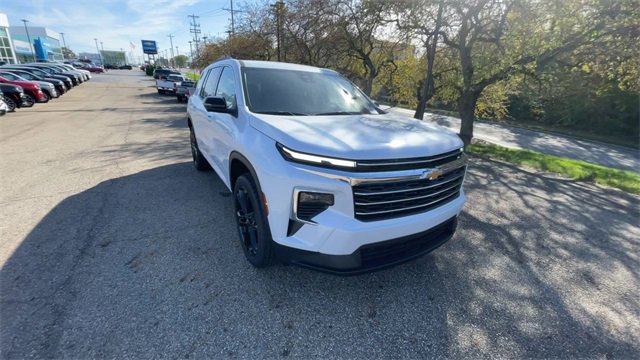 New 2026 Chevrolet Traverse LT w/ Driver Confidence Package image 4