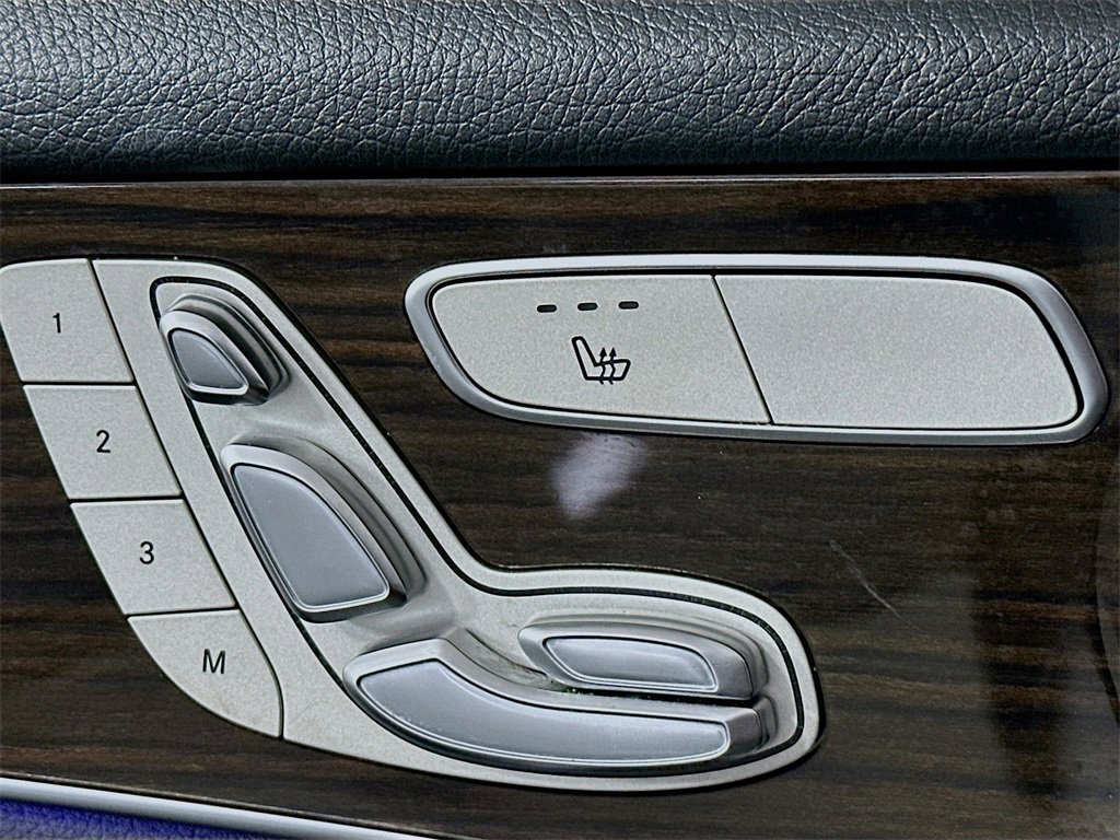 Used 2020 Mercedes-Benz GLC 300 image 21