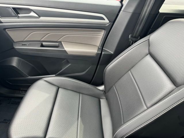 Used 2022 Volkswagen Atlas Cross Sport SEL R-Line AWD/4WD image 24