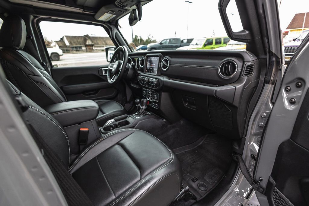 Used 2022 Jeep Wrangler Unlimited Sahara w/ Cold Weather Group image 28