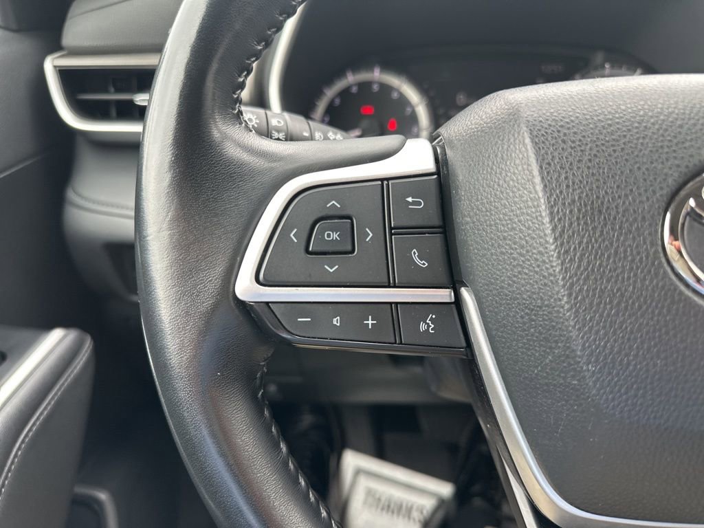 Used 2023 Toyota Highlander XLE image 16