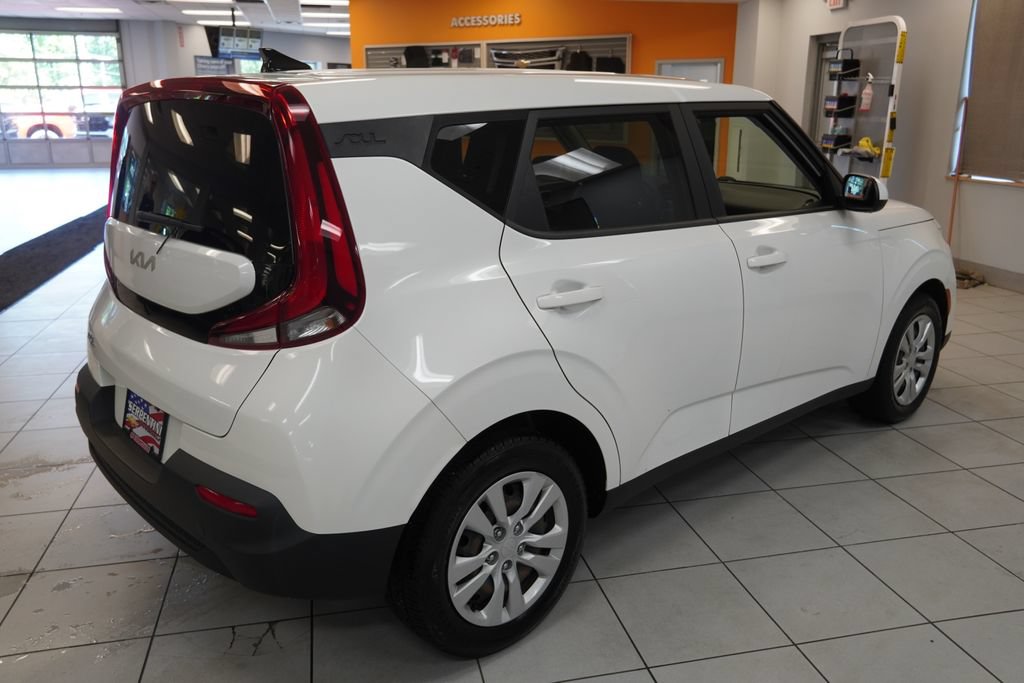 Used 2022 Kia Soul LX FWD image 13
