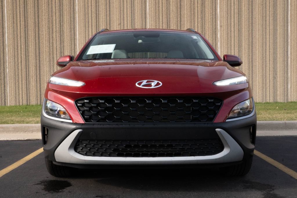 Used 2023 Hyundai Kona SEL image 3