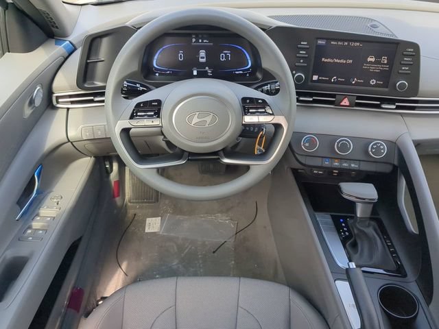 New 2026 Hyundai Elantra SE FWD image 15