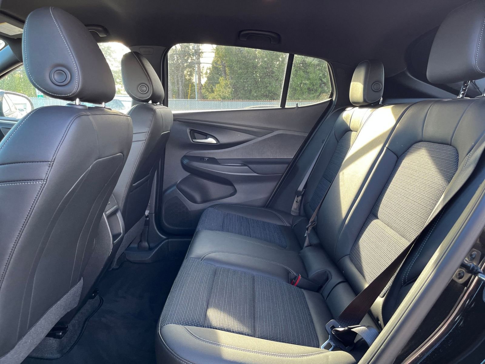 Used 2025 Buick Envista Preferred image 24