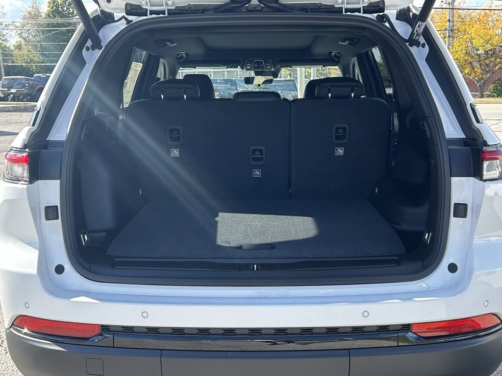 New 2025 Jeep Grand Cherokee Limited image 8