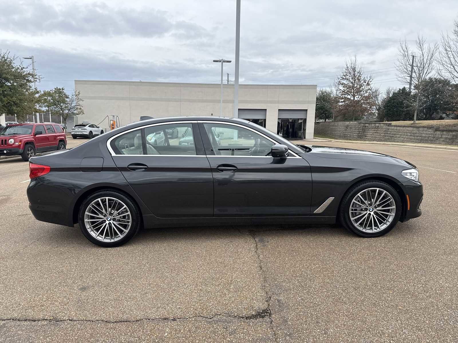 Used 2020 BMW 540i xDrive w/ Premium Package image 7