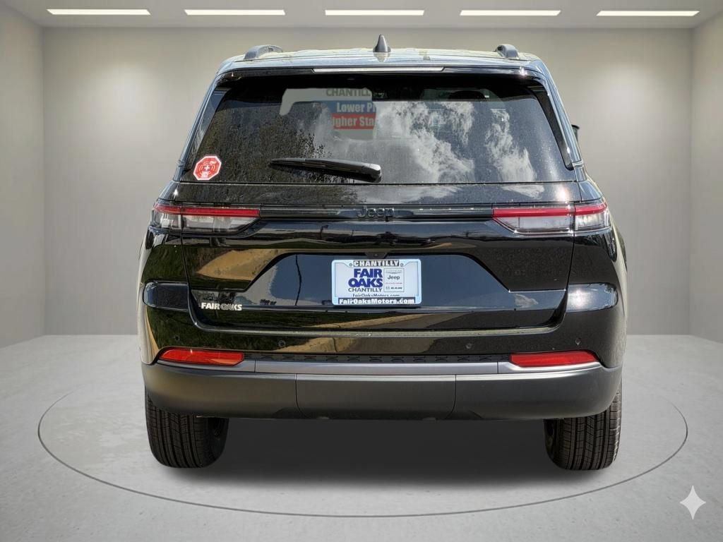 New 2026 Jeep Grand Cherokee Altitude AWD/4WD image 7