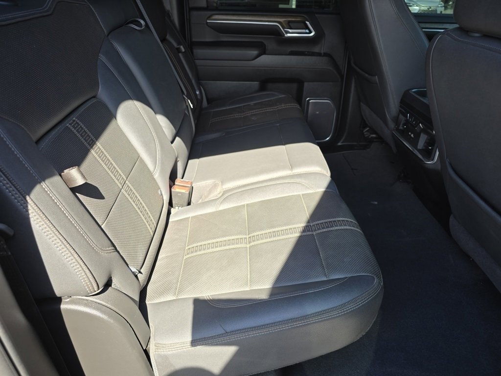 Used 2024 Chevrolet Silverado 3500 High Country image 5