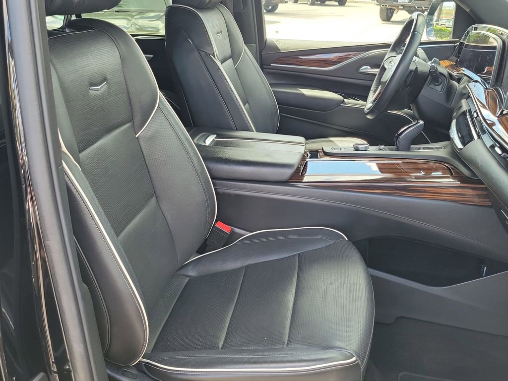 Certified 2022 Cadillac Escalade Premium Luxury image 28