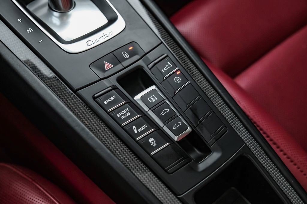 Used 2015 Porsche 911 Turbo S image 22