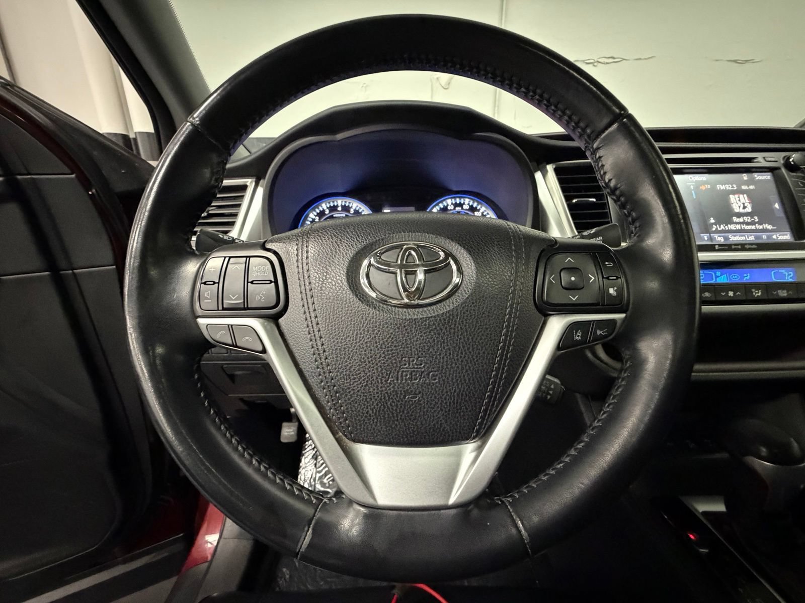 Used 2017 Toyota Highlander XLE AWD/4WD image 28