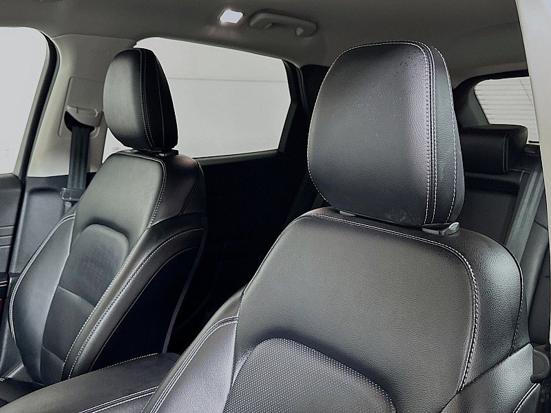 Used 2022 Ford Escape SEL image 19