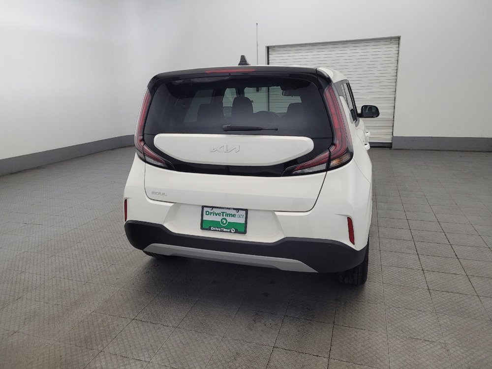 Used 2023 Kia Soul LX w/ LX Technology Package image 7