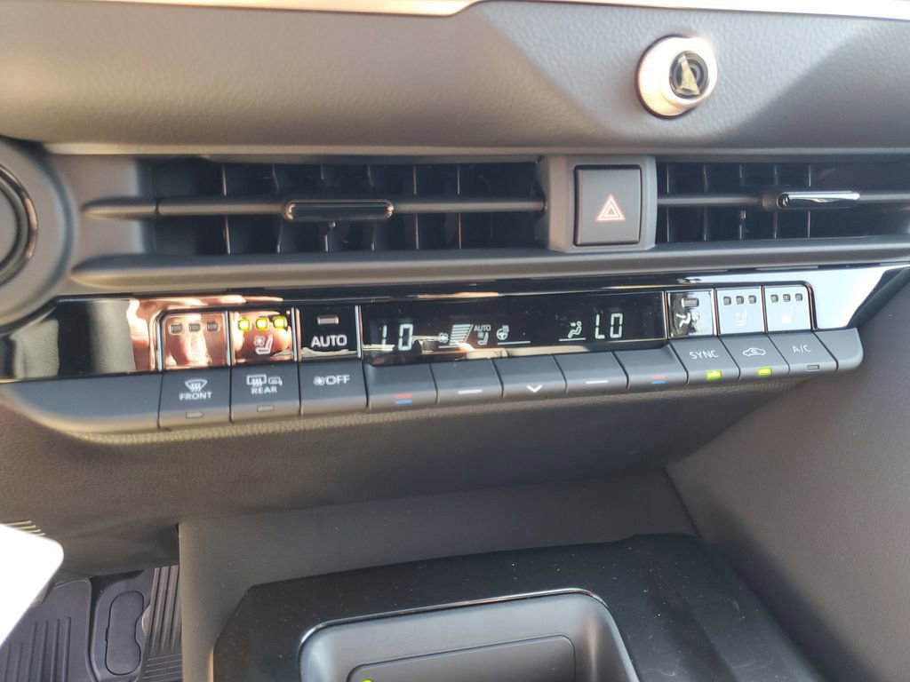 New 2025 Toyota Crown Signia image 19